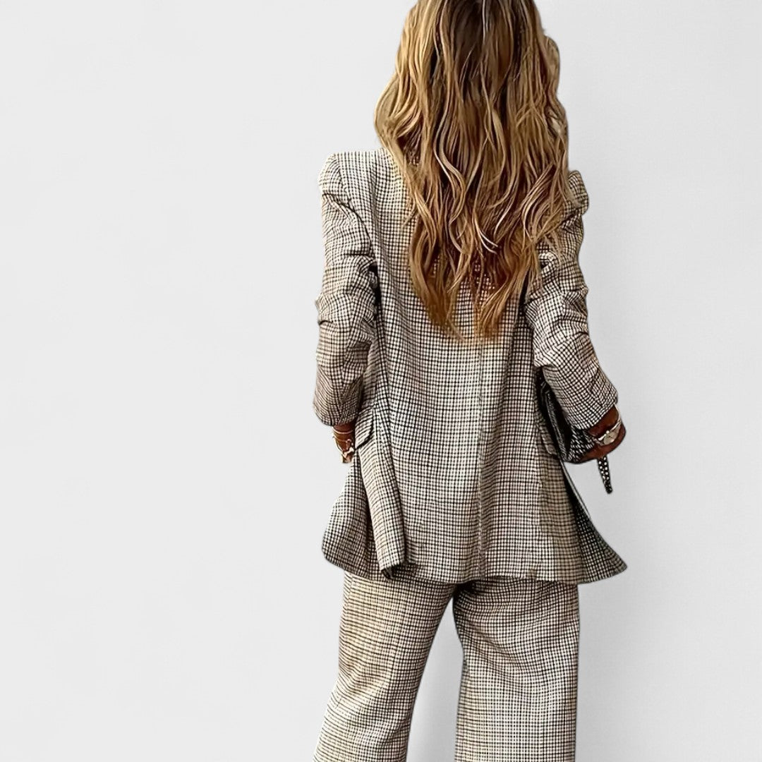 Carlota - Elegantní Kostým