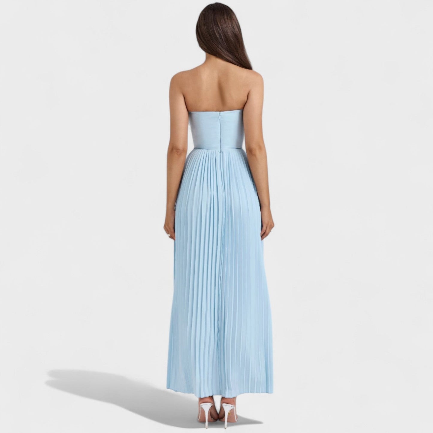 Isabela - Sukienka Bez Ramiączek" can be rewritten as "Isabela - Strapless Dress.