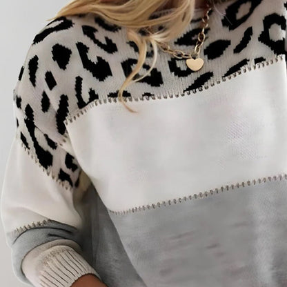 Júlia - Casual T-Shirt with Leopard Print