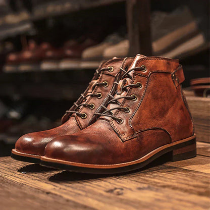 Caio - Retro Buty z Okrągłym Noskiem" could be rewritten as "Caio - Klasyczne Buty z Okrągłym Noskiem w Stylu Retro.