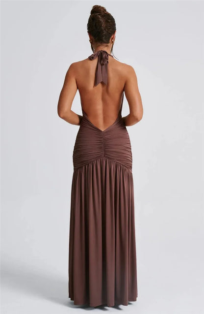 Susi - Maxi Šaty Snů" could be rephrased as "Susi - Dreamy Maxi Dress.