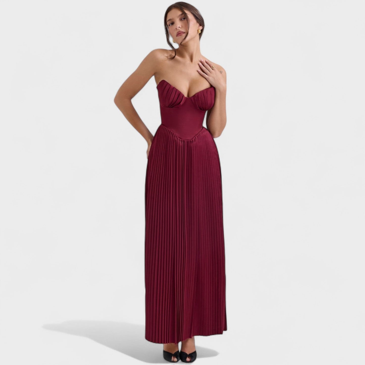 Isabela - Sukienka Bez Ramiączek" can be rewritten as "Isabela - Strapless Dress.